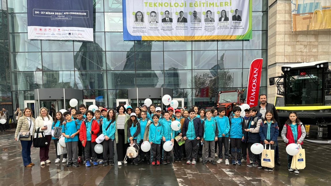 ATO Congresium’daki Teknoloji Fuarı Gezisi